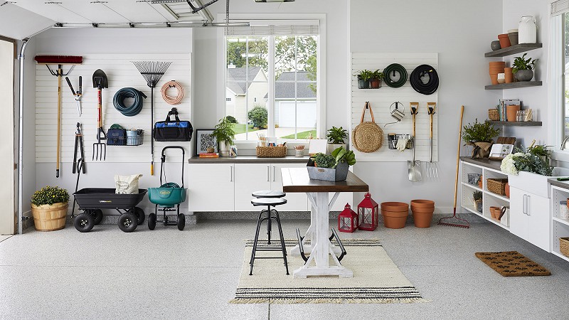 3 car garage with Gardening Center